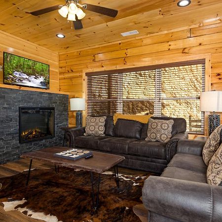 Mountain Haven: Dual Hot Tubs & Entertainment Hub Apartment Pigeon Forge Exterior photo