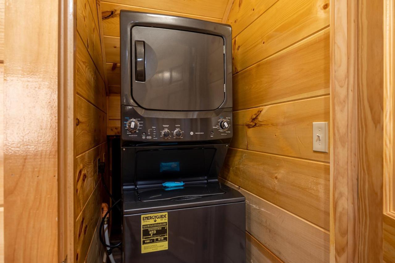 Mountain Haven: Dual Hot Tubs & Entertainment Hub Apartment Pigeon Forge Exterior photo