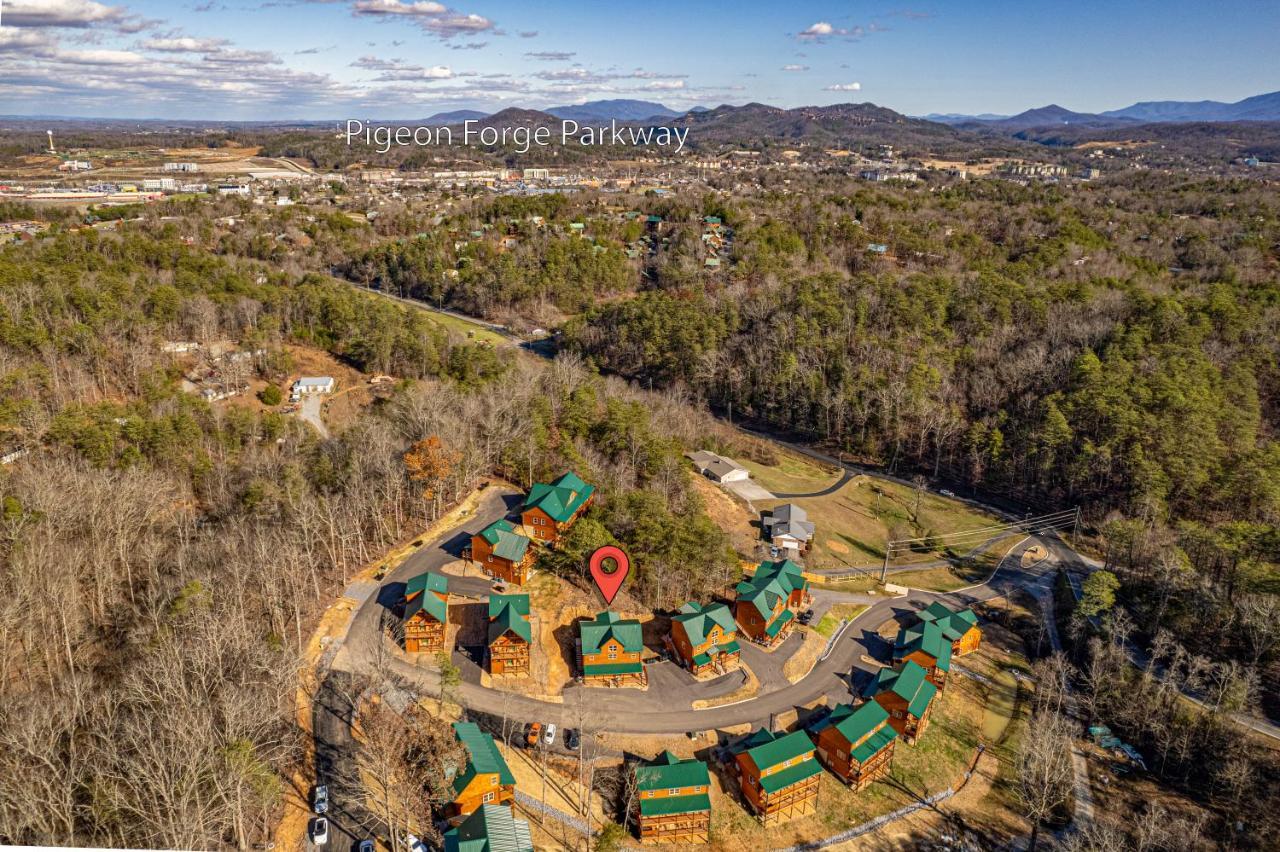 Mountain Haven: Dual Hot Tubs & Entertainment Hub Apartment Pigeon Forge Exterior photo