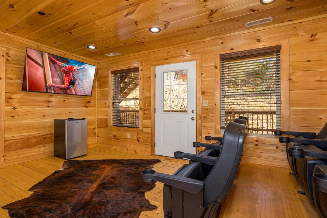 Mountain Haven: Dual Hot Tubs & Entertainment Hub Apartment Pigeon Forge Exterior photo