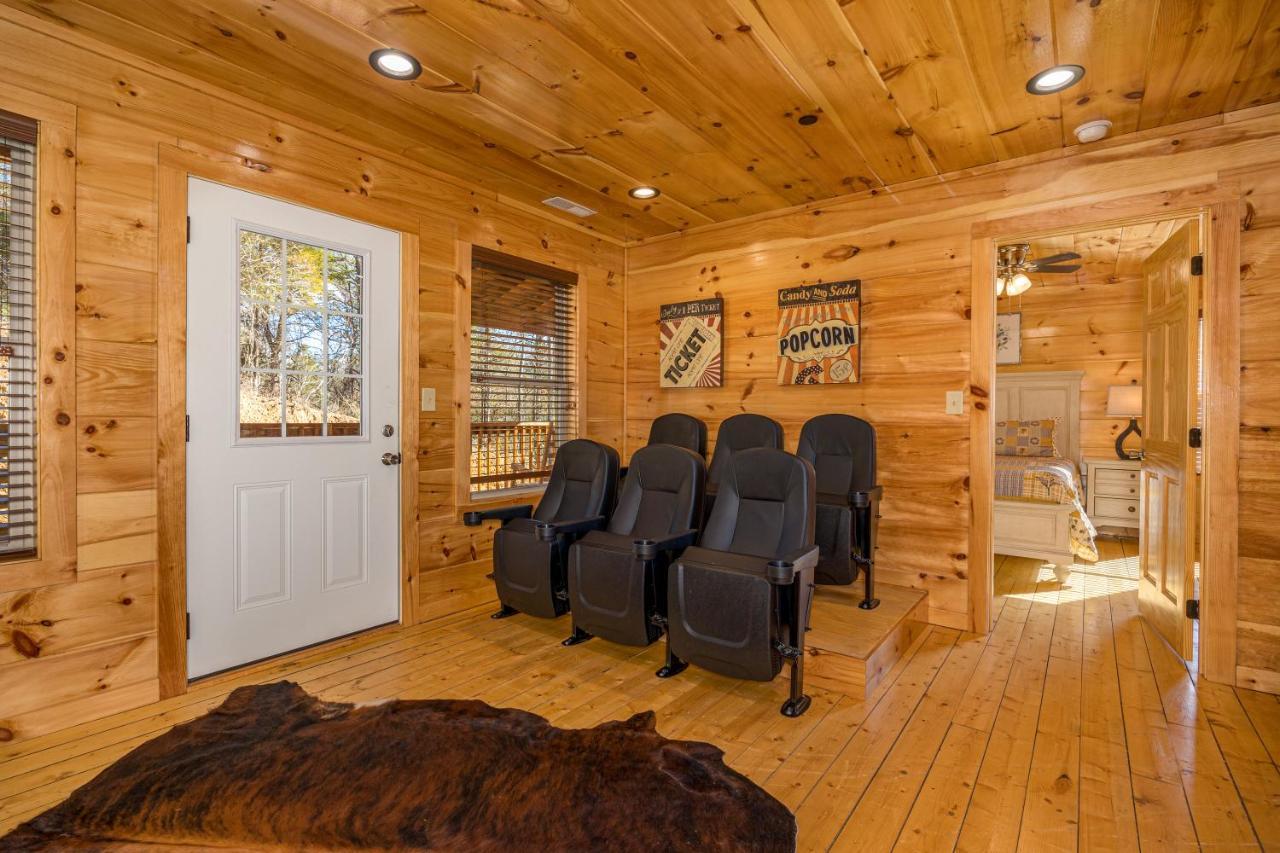 Mountain Haven: Dual Hot Tubs & Entertainment Hub Apartment Pigeon Forge Exterior photo