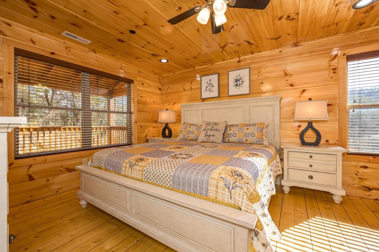 Mountain Haven: Dual Hot Tubs & Entertainment Hub Apartment Pigeon Forge Exterior photo
