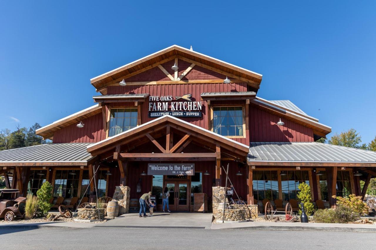 Mountain Haven: Dual Hot Tubs & Entertainment Hub Apartment Pigeon Forge Exterior photo