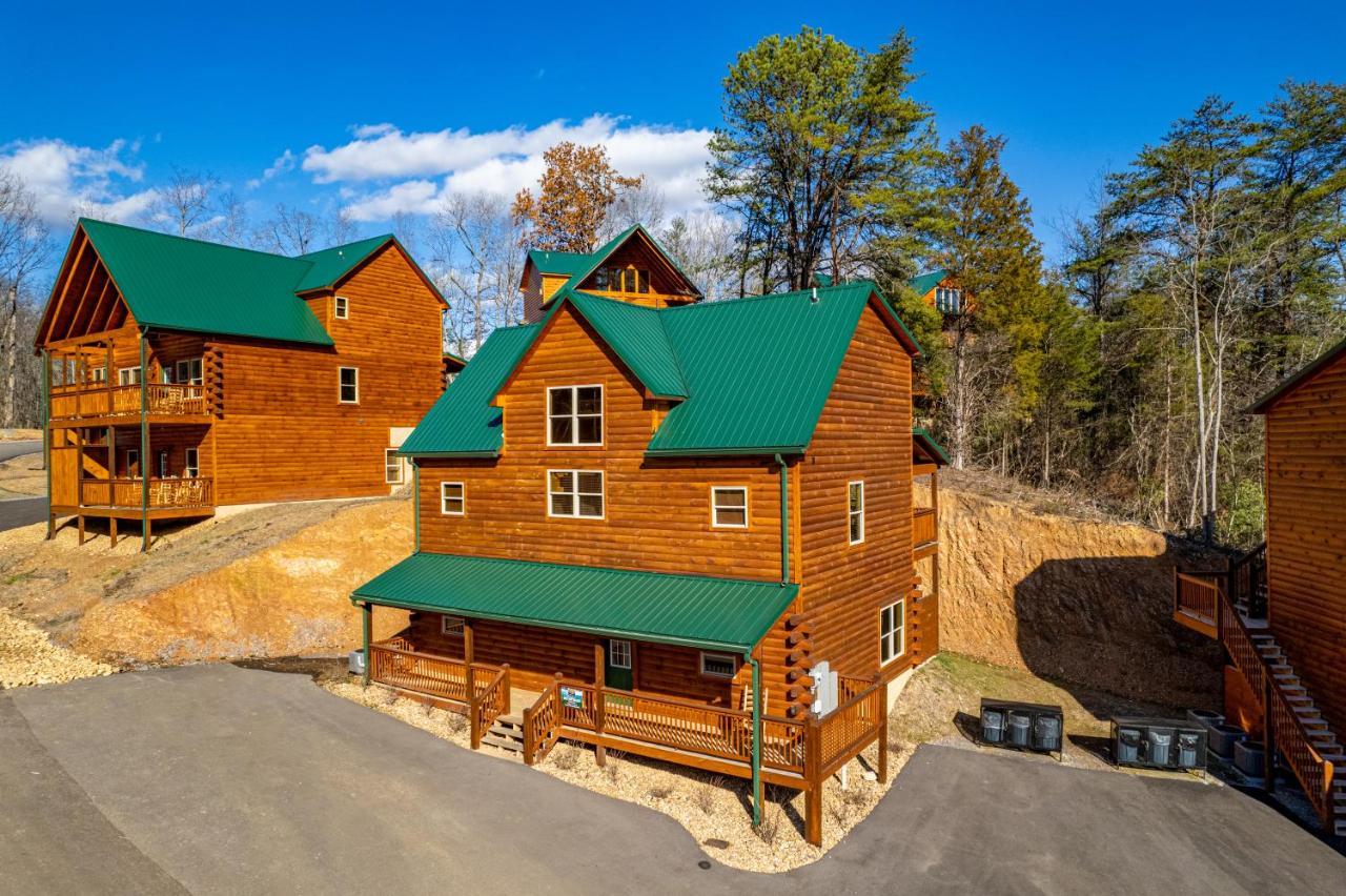 Mountain Haven: Dual Hot Tubs & Entertainment Hub Apartment Pigeon Forge Exterior photo